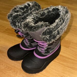 Kids size 2 kamik snow boots.